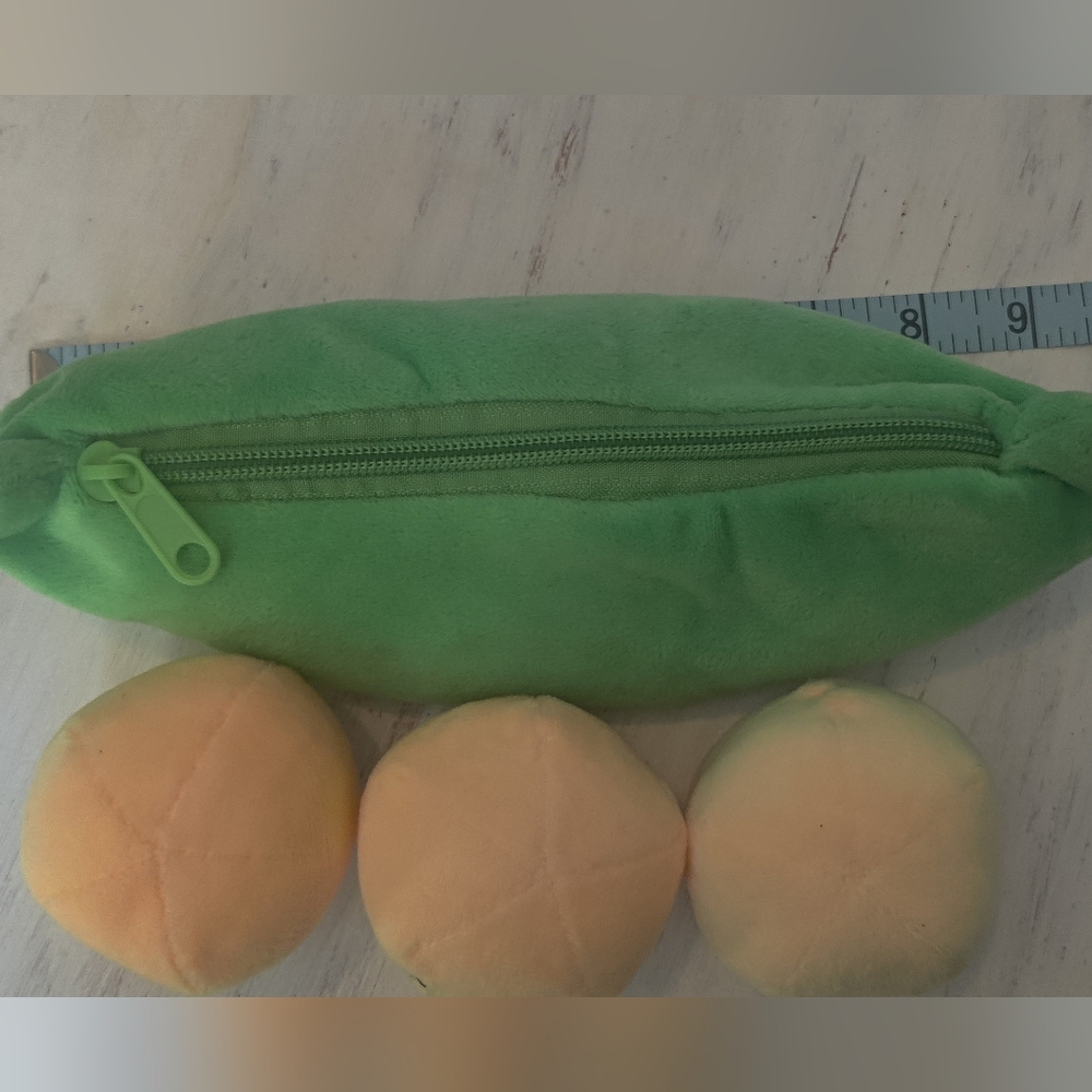 ⭐3 For $21⭐ Plush Pea Pod Toy with Smiling Faces - Green and Yellow - Picture 3 of 3
